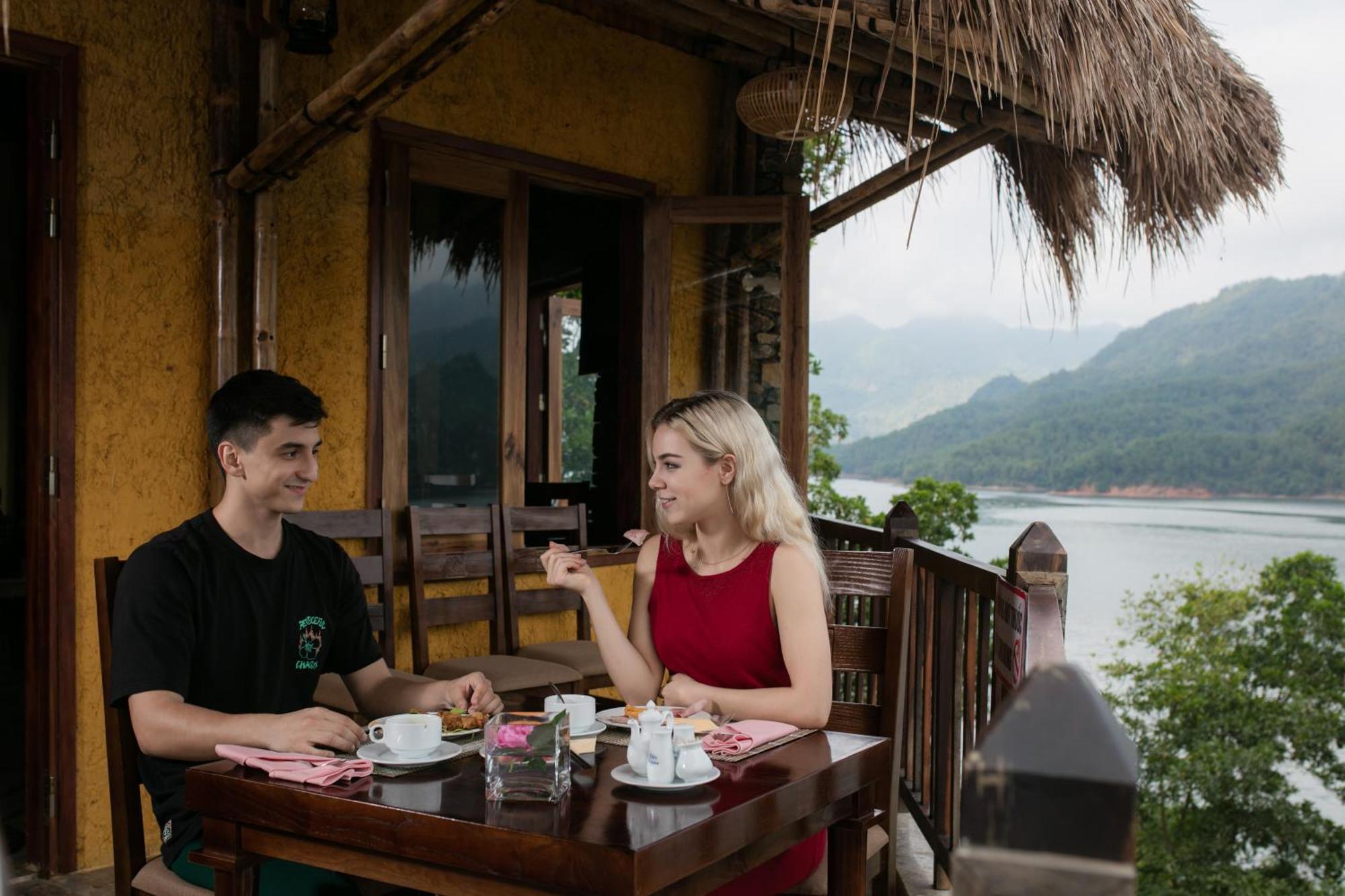 Mai Chau Hideaway Lake Resort Exterior photo