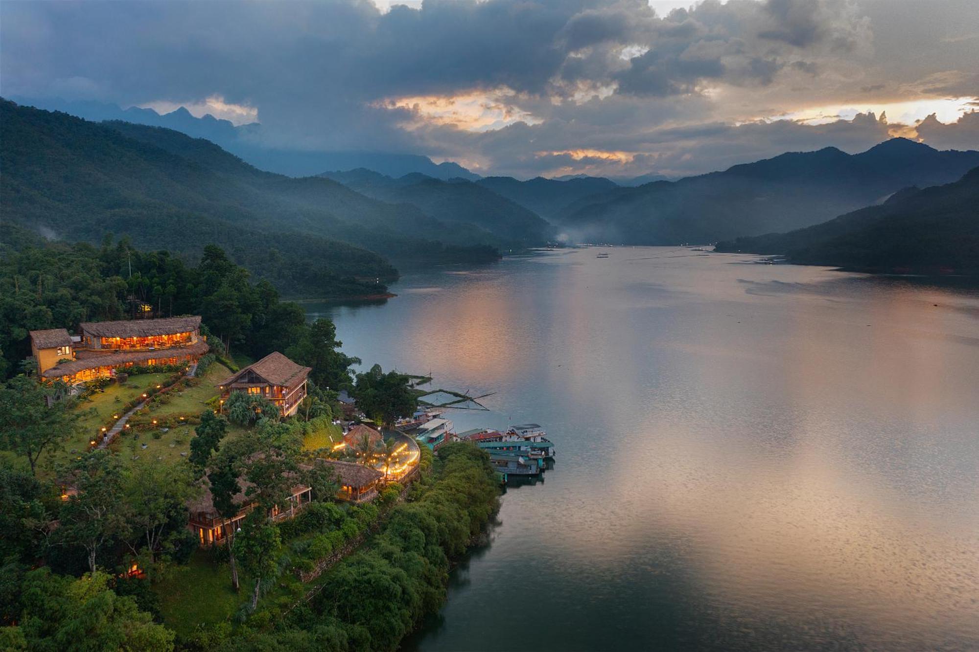 Mai Chau Hideaway Lake Resort Exterior photo